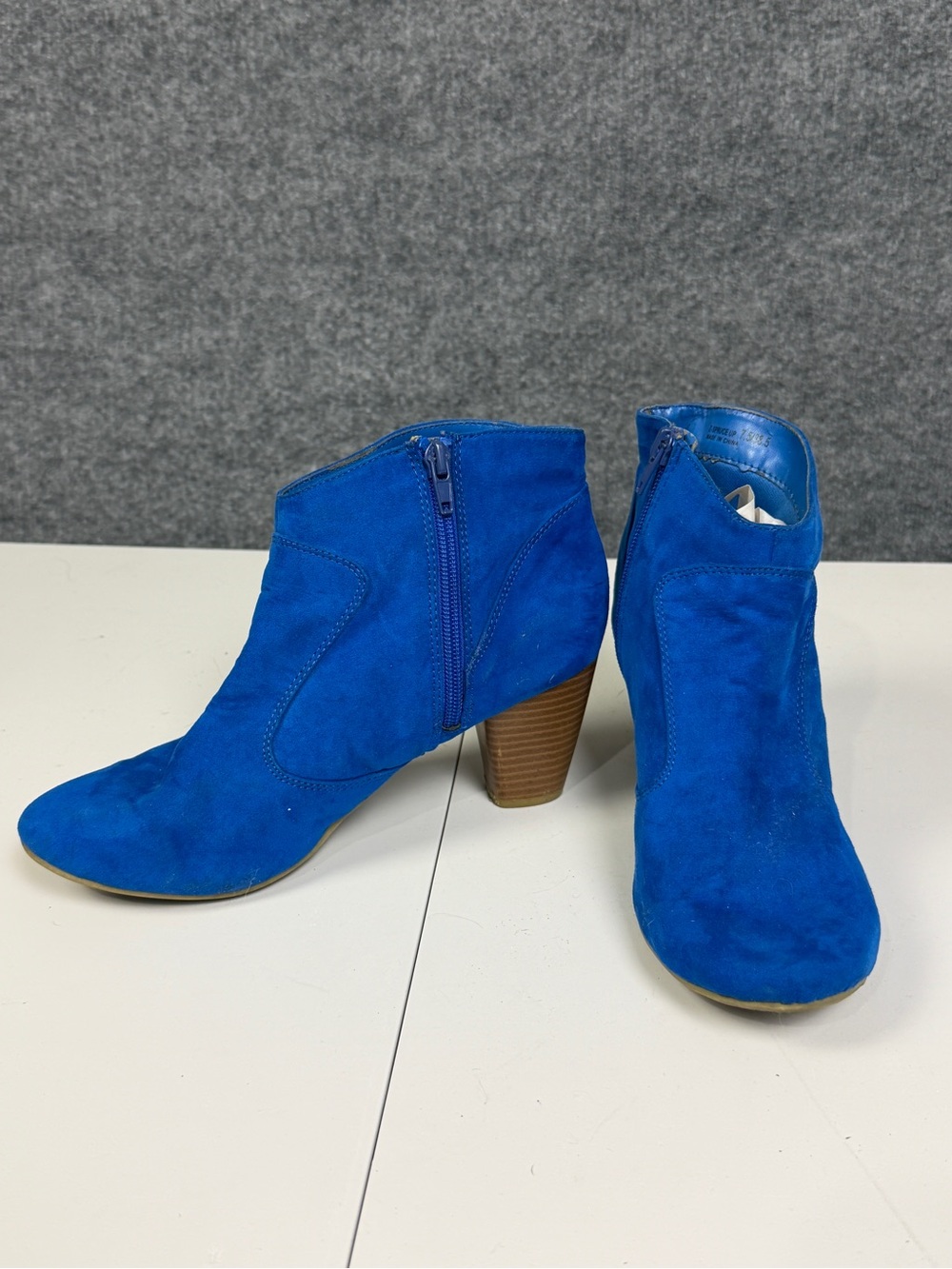 Chinese Laundry Cobalt Blue Spruce Up Suede Ankle Booties Heels 7.5